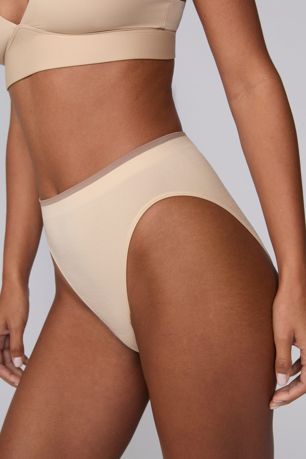 Smooth Seamless Brief - Beige