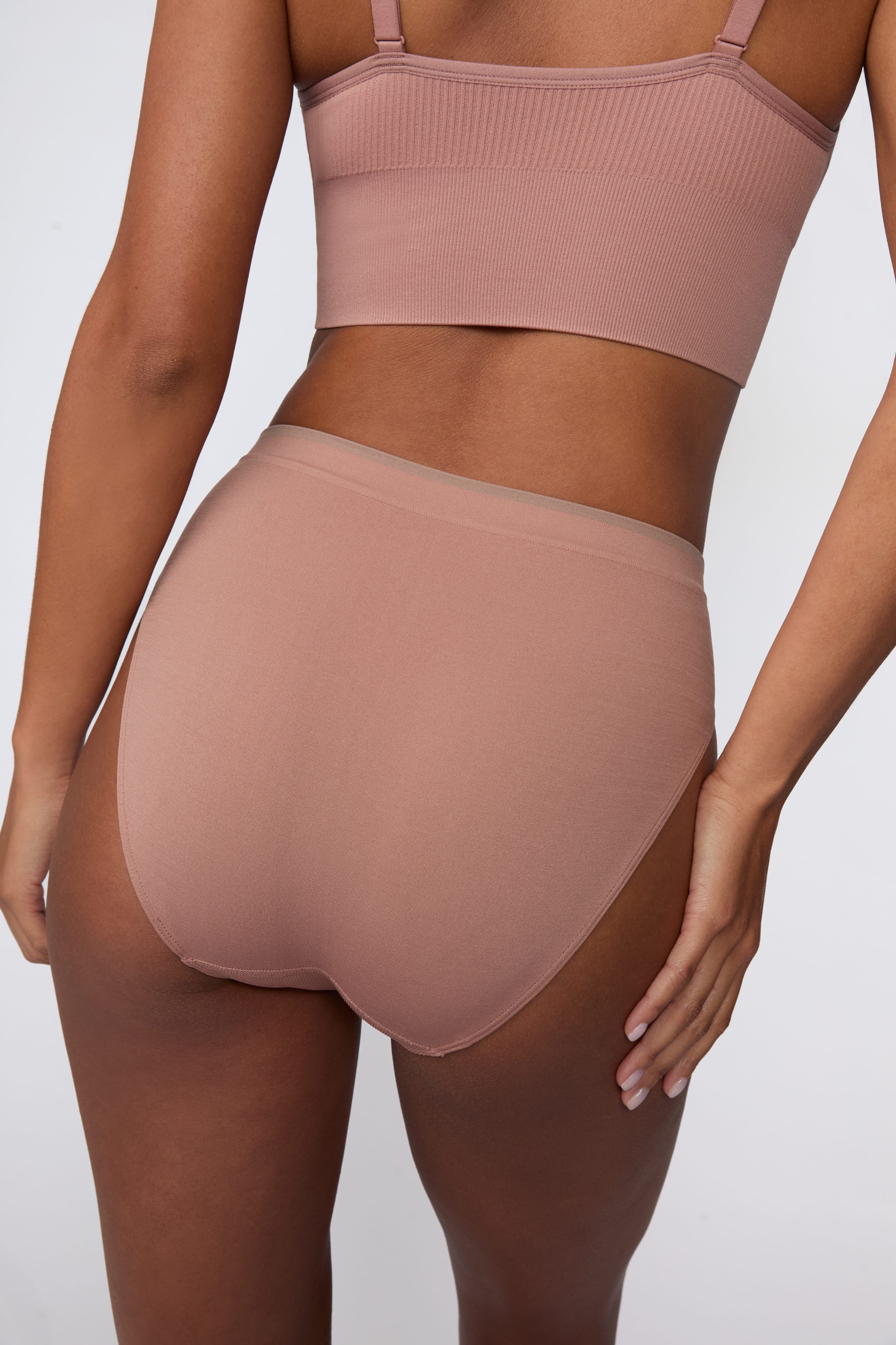 Smooth Seamless Brief - Plum