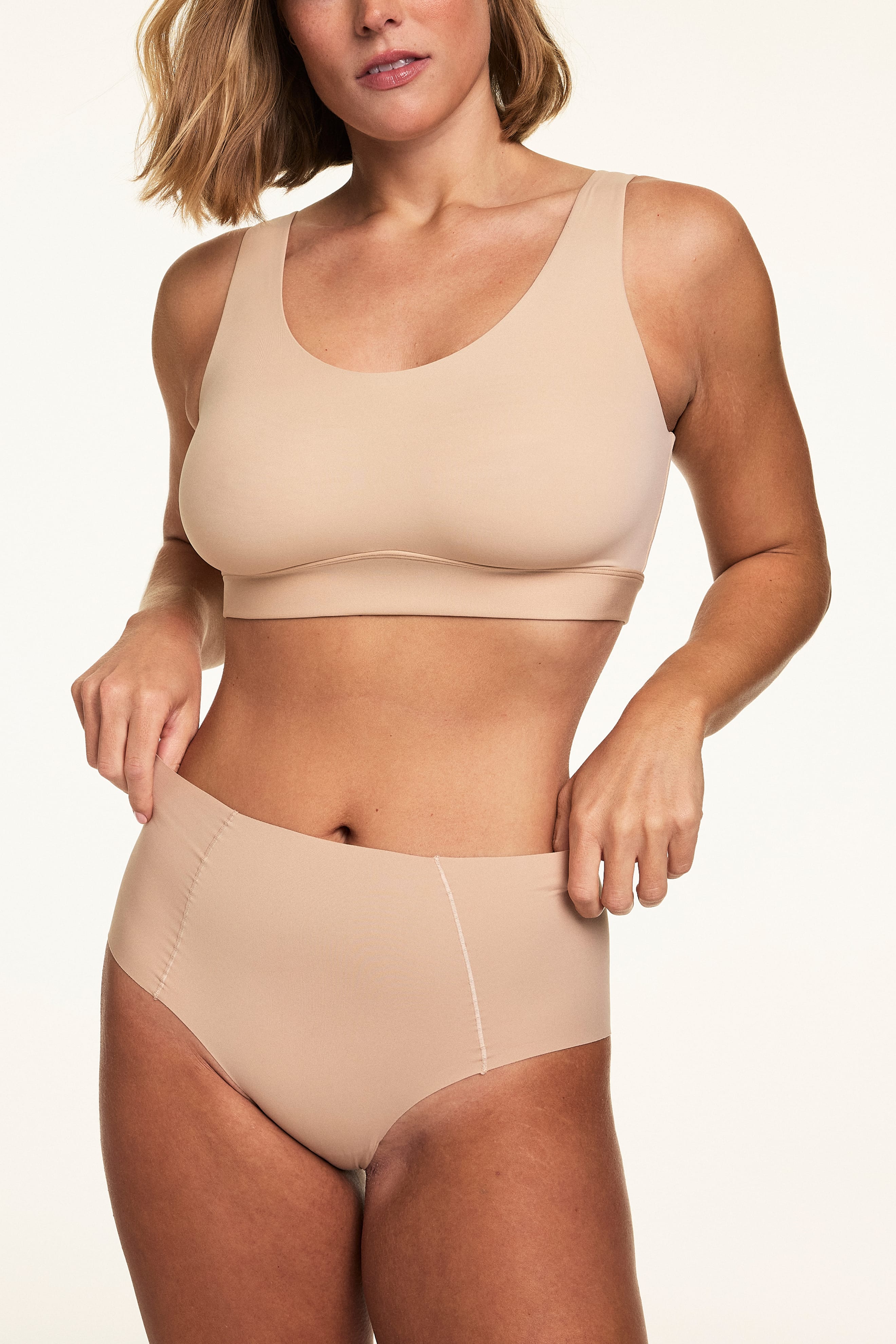 Invisible No Show Highwaist Brief - Beige